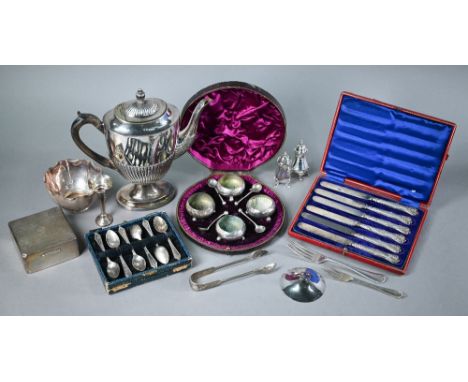 Engine-turned silver cigarette box, Birmingham 1926, to/w cased set of silver-handled tea knives, cased set of four ep open s