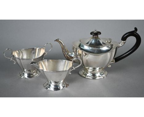 Silver bachelor tea service with ebonised finial and composite handle, on stemmed foot, Williams (Birmingham) Ltd, Birmingham