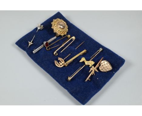 Assorted bar brooches/stick pins including three 9ct, target brooch, some gilt metal (9 and a part 9ct locket), approx 9.4g a