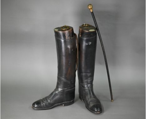Antique ebonised military swagger-stick, the metal pommel embossed with regimental badge - Queen's Own Cameron Highlanders, 7