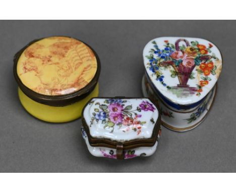 A Georgian enamel (possibly Liverpool) circular patch-box, the mirrored lid decorated in sepia with a young lady flirting wit