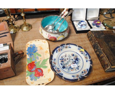 A Majolica type salad bowl and servers, plated basting spoon, plated sauce ladle etc. 