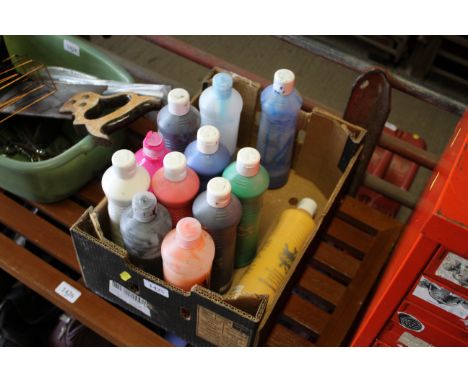 A box containing a quantity of Scola Art Mix coloured paints