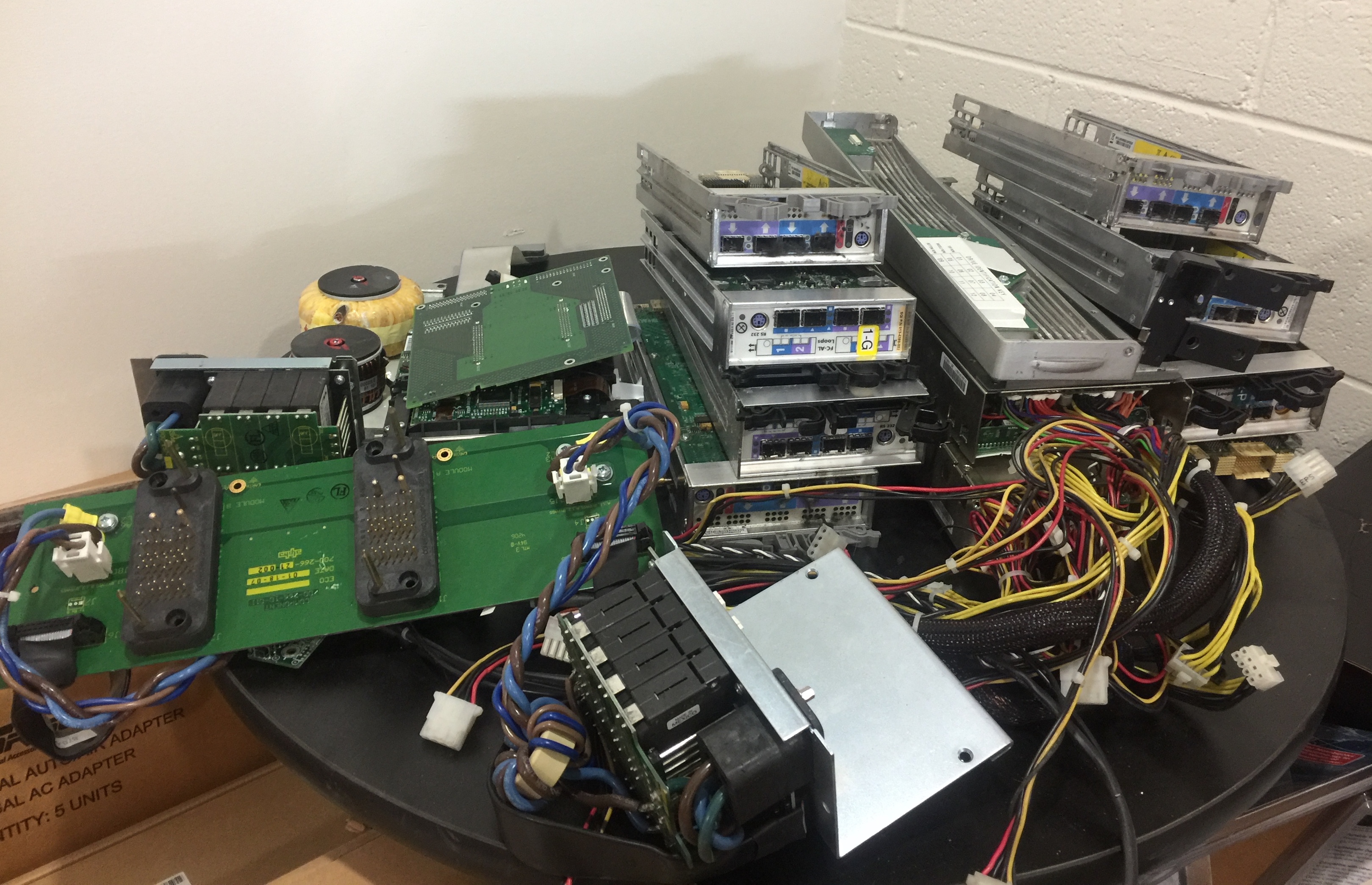 BROKEN COMPUTER PARTS , MOTHERBOARDS, ELECTRONIC SCRAP