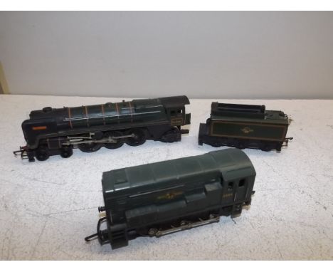 Tri-ang 00 gauge 700000 locomotive and tendor, together with a Lima Shunter.