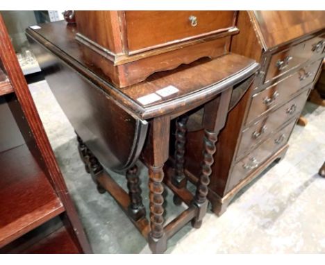 Mid century collapsible dining table, H: 74 cm, W: 74 cm, L: 103 cm, item is 100% wood worm free. Not available for in-house 