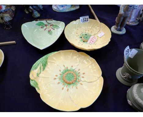 Carltonware Australian design plates. UK P&amp;P Group 2 (£20+VAT for the first lot and £4+VAT for subsequent lots) 