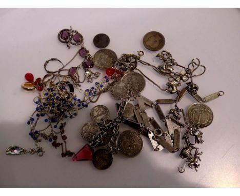 Mixed white metal jewellery, including silver. UK P&amp;P Group 1 (£16+VAT for the first lot and £2+VAT for subsequent lots) 