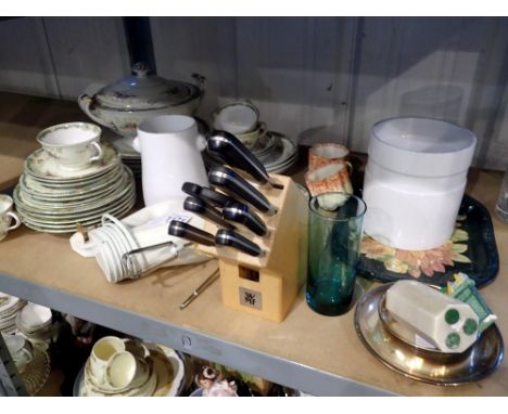 Kitchen ware items, including electric whisk. All electrical items in this lot have been PAT tested for safety and have passe