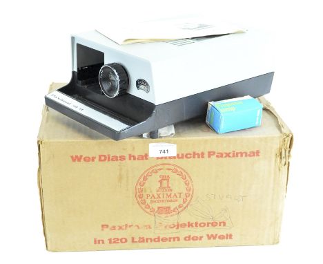 A Braun Nurnberg projector, f=85, in original box and with instruction booklet