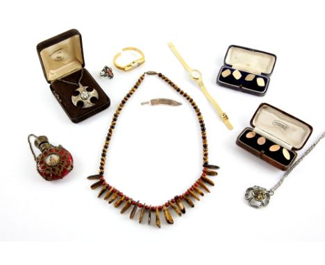 Mixed group of jewellery, two pairs of  boxed 9 ct gold cufflinks, boxed Caithness silver pendant, silver 'INDIA' brooch, tig