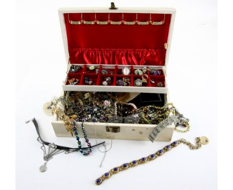 Jewellery box containing, a silver and amethyst ring, similar pendant, blue cultured pearl necklace  and a quantity of  costu