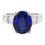 18ct white gold single stone oval cut sapphire ring
