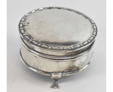 A George V hallmarked silver trinket box, Birmingham 1910. 