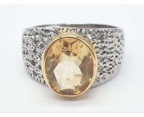 Citrine 925 Silver Gemstone Ring. Size P. Total weight 6.35 grams 