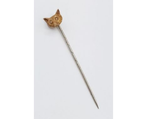 Vintage 9ct fox head stick pin, 6cm long and weight 2.5g 