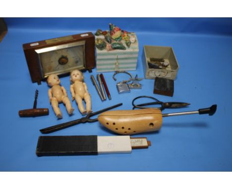 A QUANTITY OF COLLECTABLES TO INCLUDE PENS, CIGARETTE LIGHTERS, DOLLS AND A BAROMETER