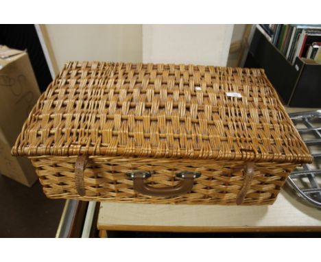 A PICNIC BASKET / HAMPER WITH CONTENTS, SIRRAM
