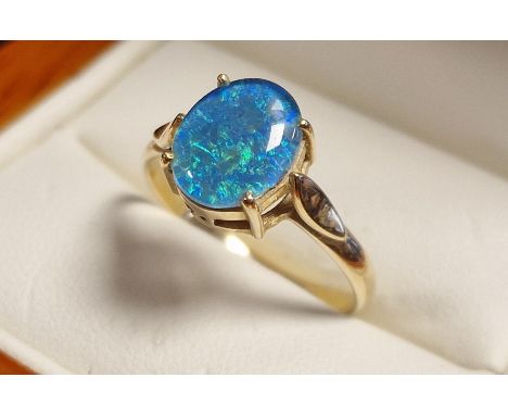 9ct Gold &amp; Blue Opal Dress Ring, size Q &amp; 2.3g