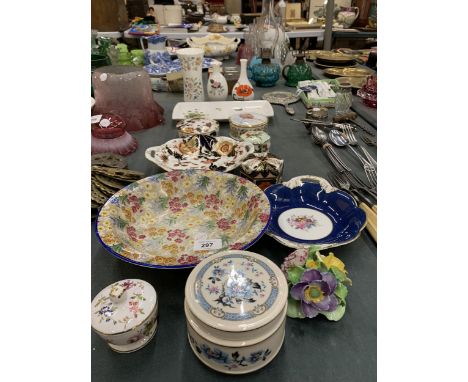 A MIXED GROUP OF CERAMICS TO INCLUDE COALPORT, HAMMERSLEY ETC 