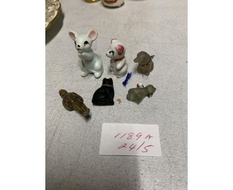 A GROUP OF MINIATURE CERAMIC ANIMALS 