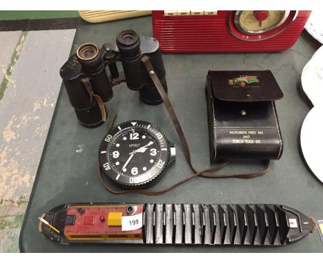 A MIXED LOT TO INCLUDE VINTAGE BINOCULARS, WOODEN CANAL BOAT, MOTORISTS FIRST AID AND TORCH TOOL KIT IN A CASE AND A WALL ALA