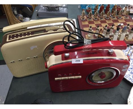 TWO VINTAGE RADIOS TO INCLUDE A BUSH AND GOODMANS 