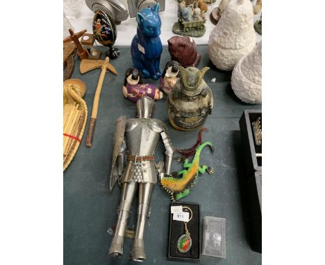 A QUANTITY OF ITEMS TO INCLUDE CERAMIC CATS, A KNIGHT, JAPANESE STYLE FIGURES, ETC 