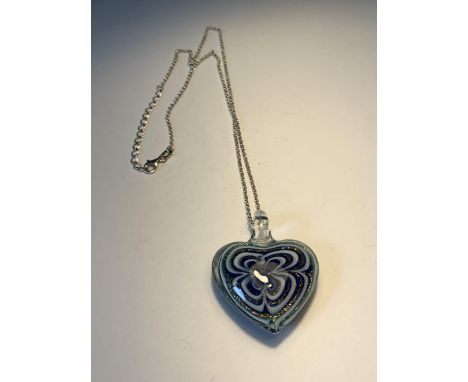 A MURANO GLASS HEART PENDANT ON A SILVER NECKLACE 