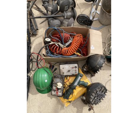 A MIXED LOT OF TOOLS TO INCLUDE MAYLAND IGNITION TESTER ETC 