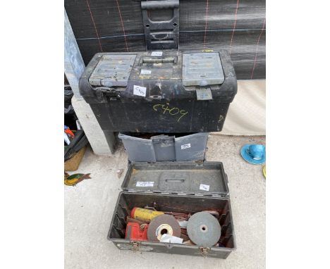 AN ASSORTMENT OF ITEMS TO INCLUDE TOOL BOXES AND TOOLS 