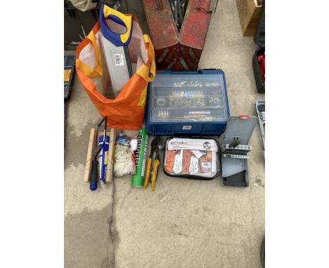 A MIXED LOT OF TOOLS, TOOL CHEST ETC 