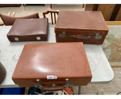 THREE VINTAGE SUITCASES INCLUDING REVELATION EXAMPLE 