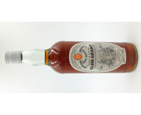 Glen Grant Highland Malt Scotch Whisky, 25 years old, bottled by Gordon & Macphail, 40%vol, 70cl, in carton