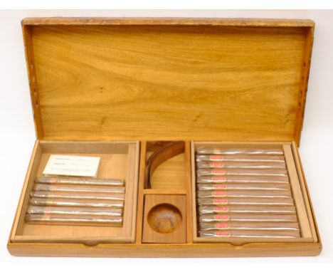 Tabacalera Humidor decorated with cigar leaves, containing 30 wrapped Bandeja Manila Coronas Largas cigars, with Info. leafle