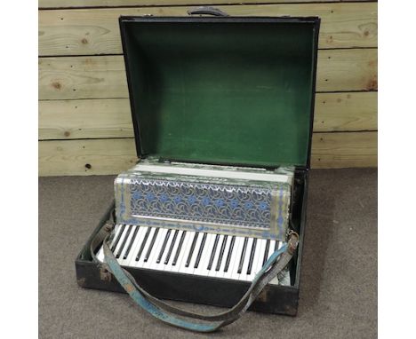 A Geraldo piano accordion, cased, 52cm