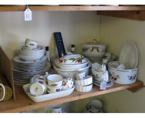 Royal Worcester Evesham-pattern dinnerware, a large quantity