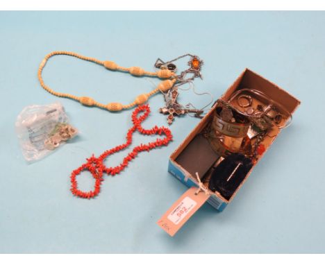 Victorian and later jewellery, including finely-carved bone bead necklace and a pair of jade ear-drops