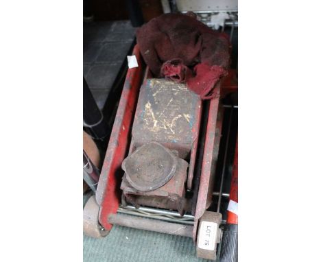 Manual hydraulic car jack