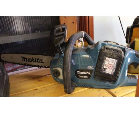 A Makita DUC355 battery chainsaw SOLD AS SEEN