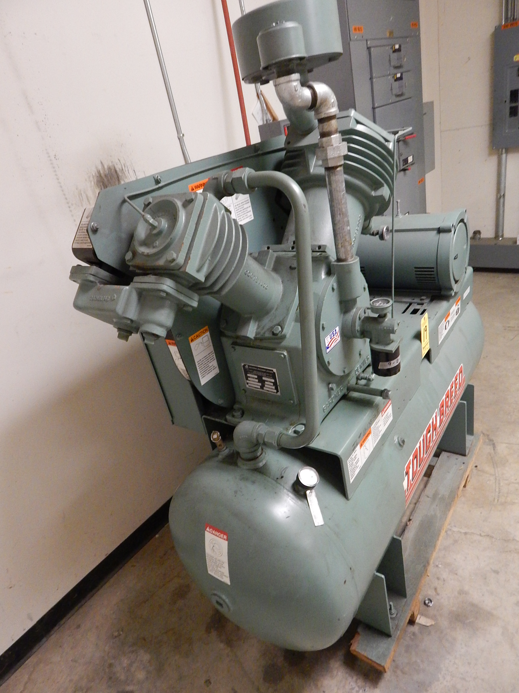 GardnerDenver "Tough Breed" 15 HP, 2Stage Tank Mounted Air Compressor