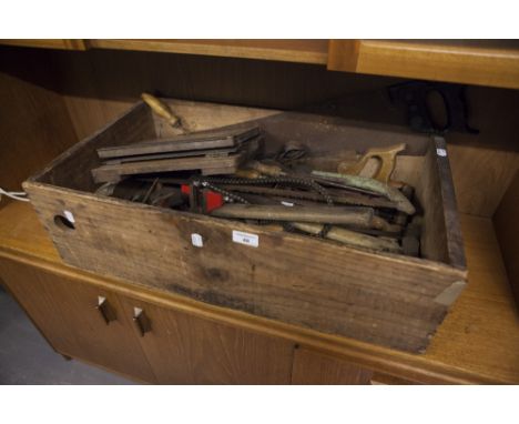 A COLLECTION OF EARLY TWENTIETH CENTURY TOOLS, SAWS, PLANES ETC... (IN ONE BOX) 