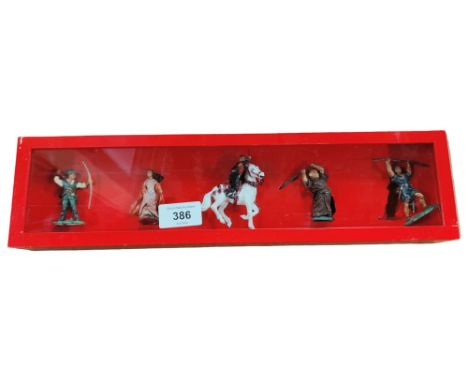 VINTAGE SET OF BRITAINS HERALD PLASTIC ROBIN HOOD FIGURES IN CASE