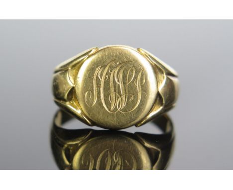 An Antique 18ct Gold Signet Ring, Chester 1916, maker JH, size R, 4.7g 
