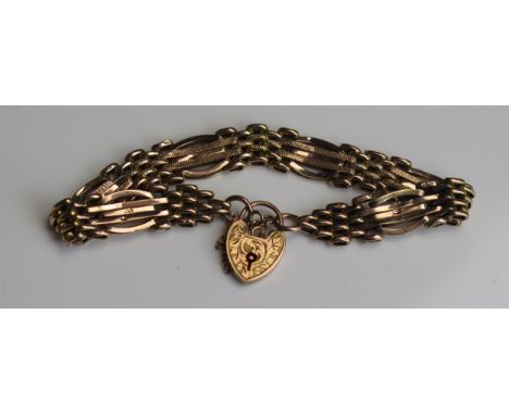 A 9ct Gold Gate Link Bracelet with 'padlock' clasp, 8.1g 