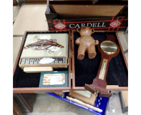 Mixed items to include 9s dominoes and treen. Not available for in-house P&amp;P 