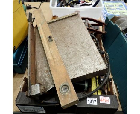 Nine mixed car foot pumps, heavy duty chain, vintage paper guillotine and spirit level. Not available for in-house P&amp;P