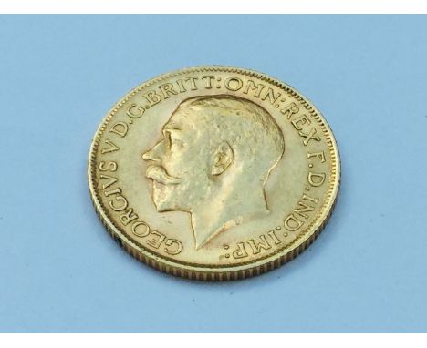A 22ct gold George V full gold sovereign, dated 1913, George &amp; Dragon rv, weight 8.0 grams. 