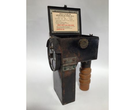 A WWII Naval signalling hand-held lantern, Admiralty Pattern 1038, Serial No. B.W. 9071 dated 1944, five various coloured len
