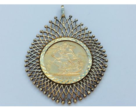 A 1906 Edward VII full sovereign, George &amp; dragon rv, in a 9ct gold criss-cross design mount, total weight 14.0 grams. 
